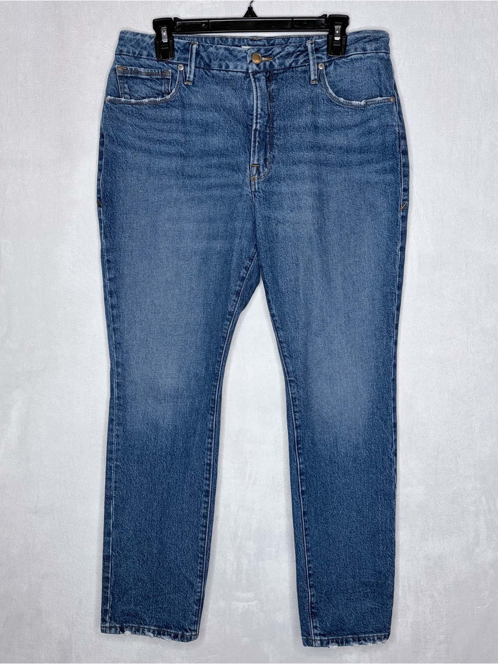 Good American Good Classic Slim Cropped Jeans - Picture 3 of 8